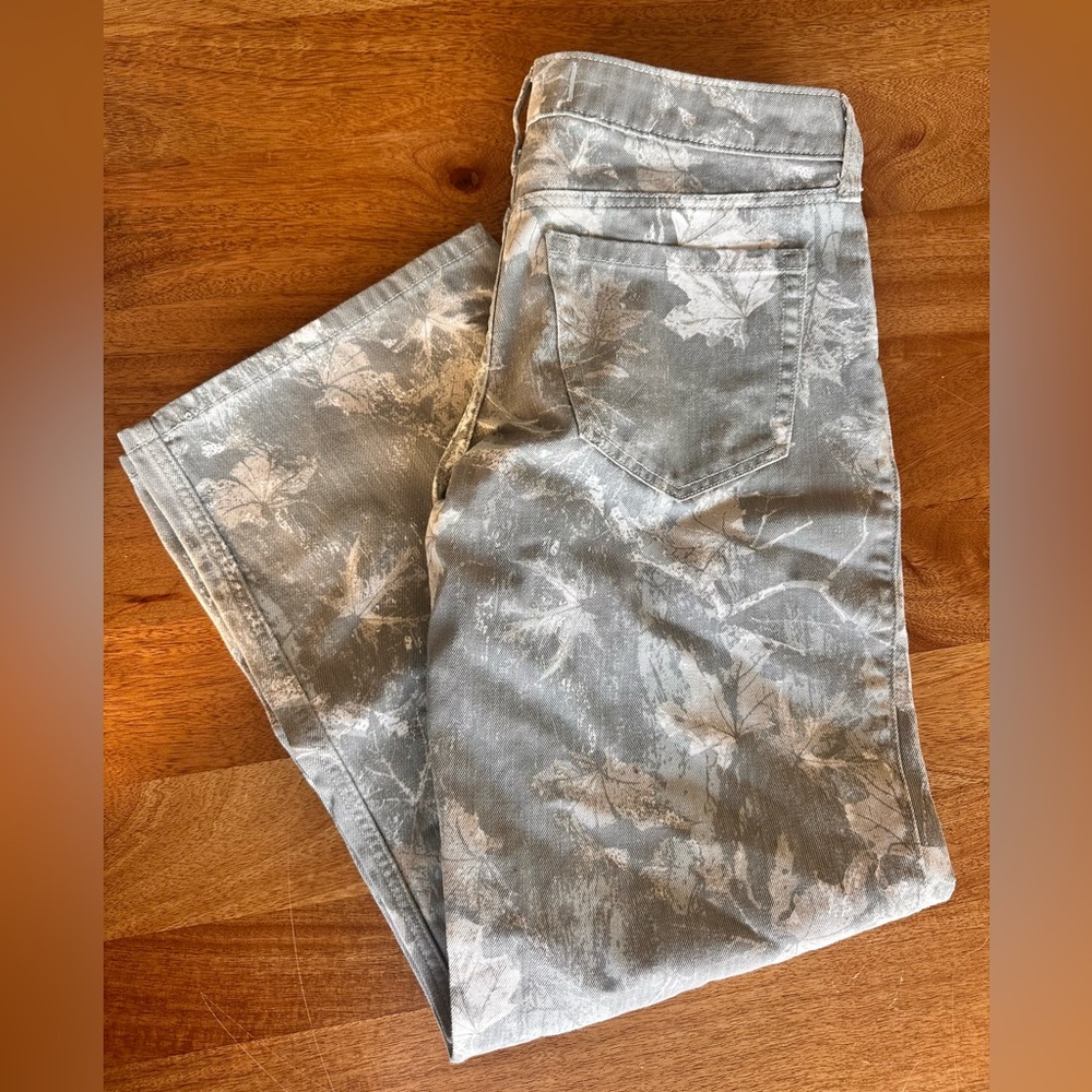 Hollister low-rise baggy camo pant